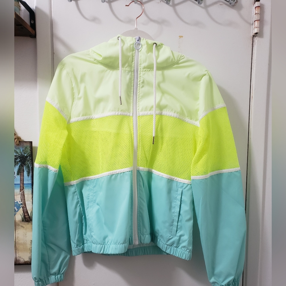 Windbreaker size medium yello and light blue